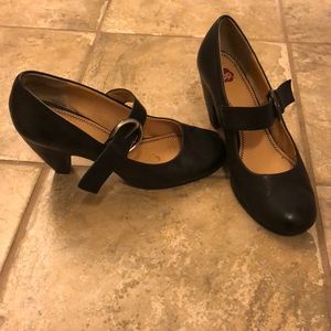 Black size 7 Mary Jane heels